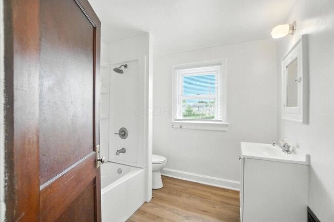 Building Photo - 825 S Terrace Ave