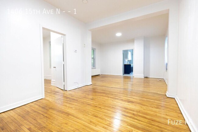 Building Photo - 1406 N 15th Ave
