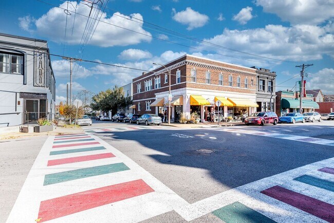 Building Photo - OPPORTUNITY KNOCKS 3 BED 1 BATH 1,400 SF ±...