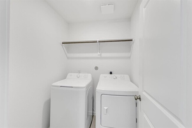 Building Photo - 6606 Tricolor Beech Ln