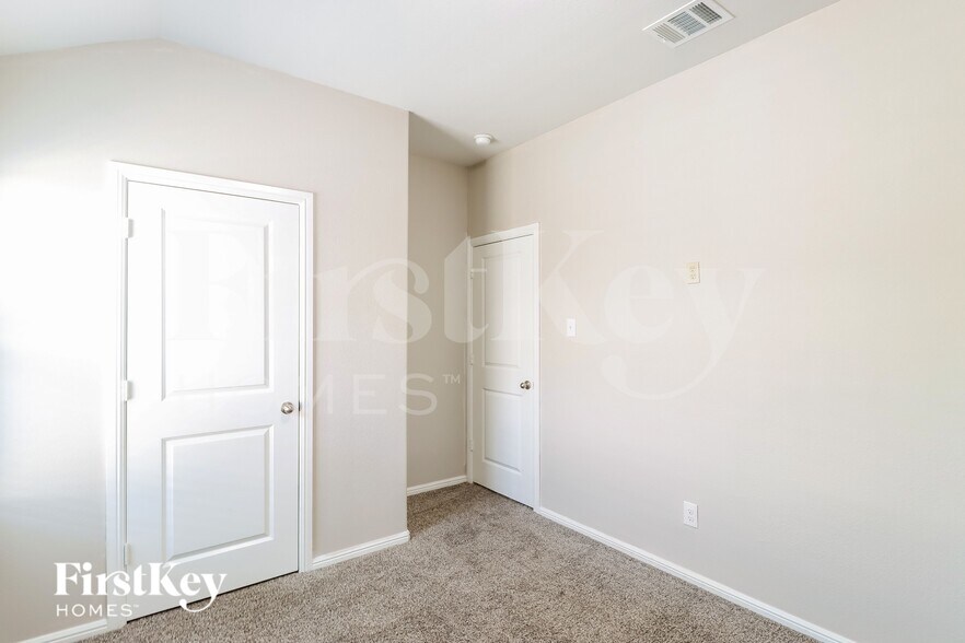Building Photo - 4624 Corktree Ln
