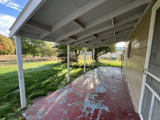 Building Photo - TWO BEDROOM HOME IN WILLIAMSBURG - GREAT L...