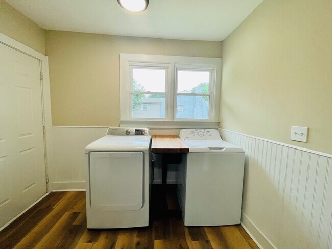 Building Photo - Section 8 Approved 3bedroom 1 Bath