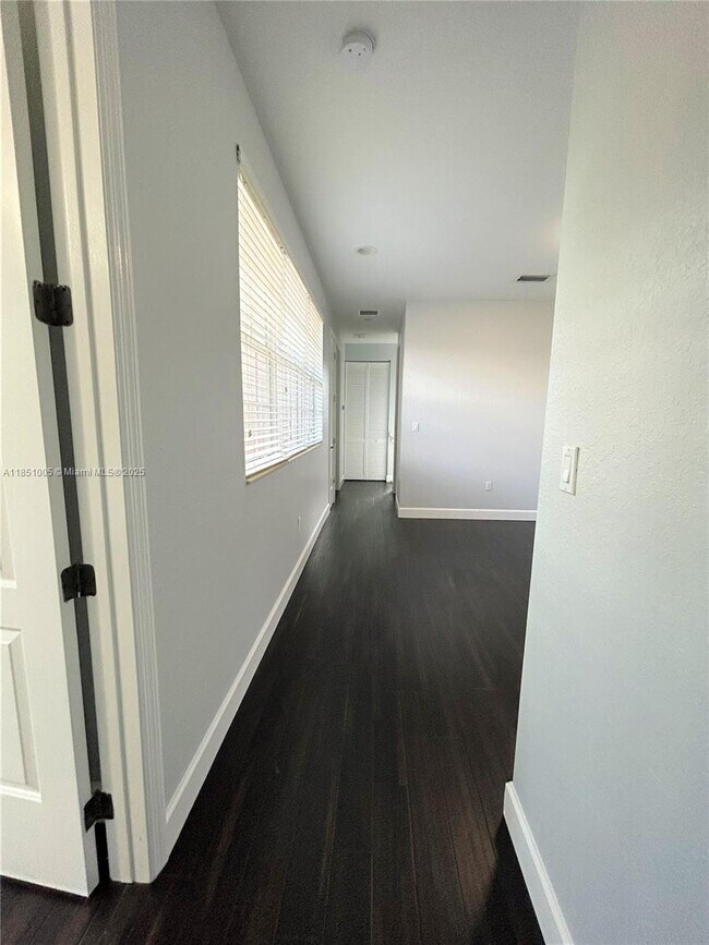 Building Photo - 1065 SW 147th Ter