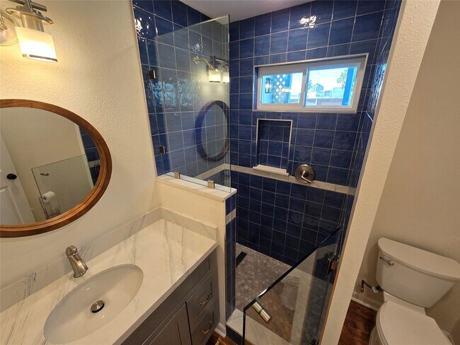 Building Photo - 914 Avenue K