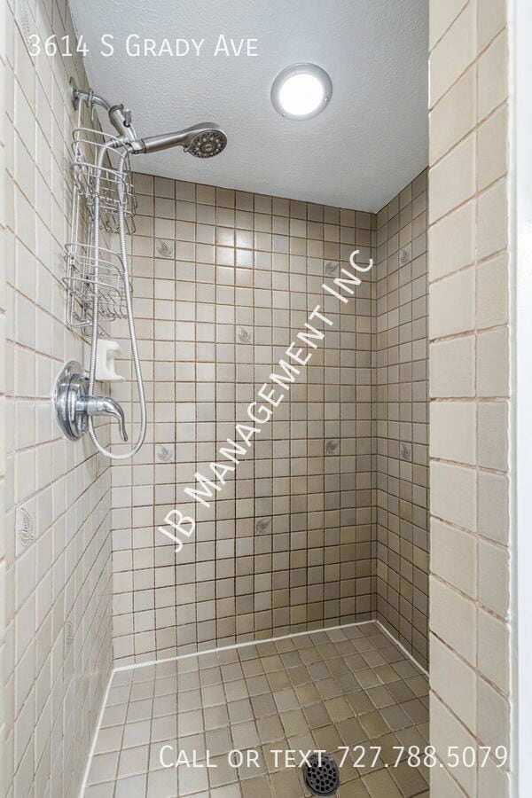 Building Photo - 3614 S Grady Ave