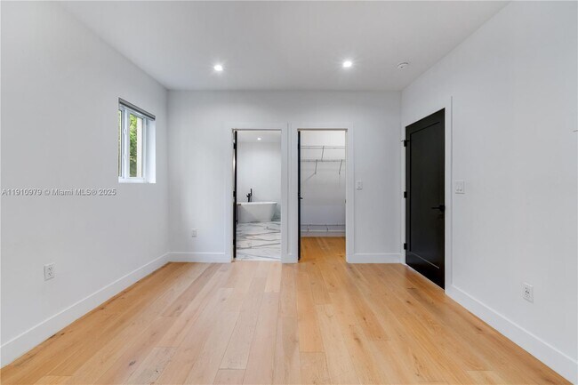 Building Photo - 4301 NW 6th Ave