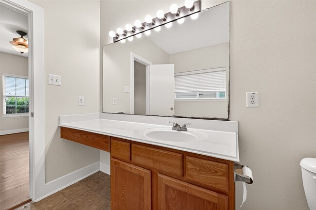 Building Photo - 6247 Settlers Lake Cir E
