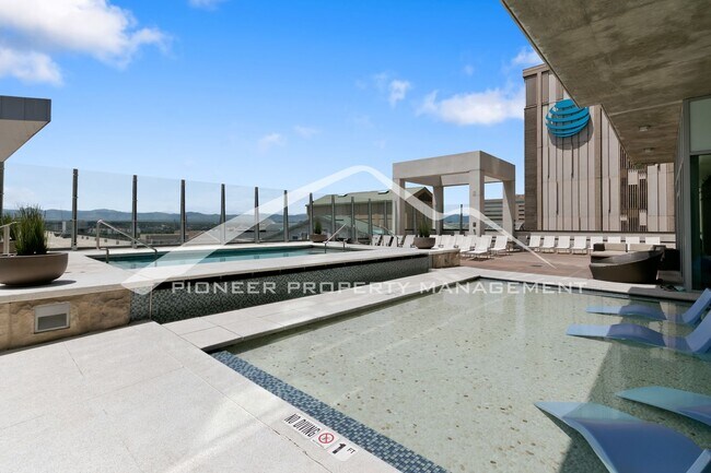 Building Photo - Luxury Condo with Stunning Views and Central AC