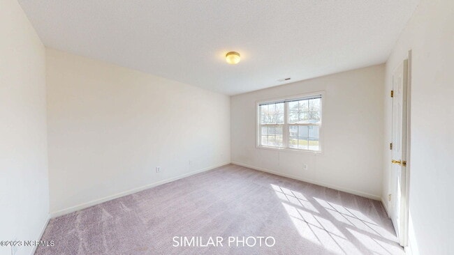 Building Photo - 104 E Coopers Ct
