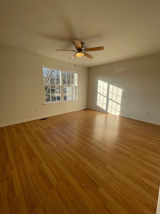 Building Photo - 106 Country Run Dr