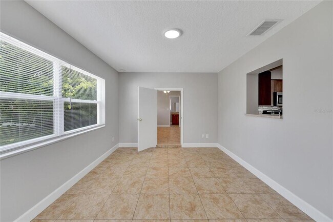 Building Photo - 3418 W Union St