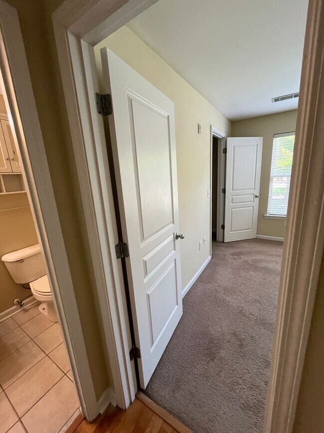 Building Photo - 14-1423 Jameson