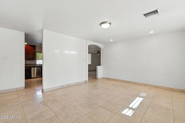Building Photo - 3519 N 63rd Pl