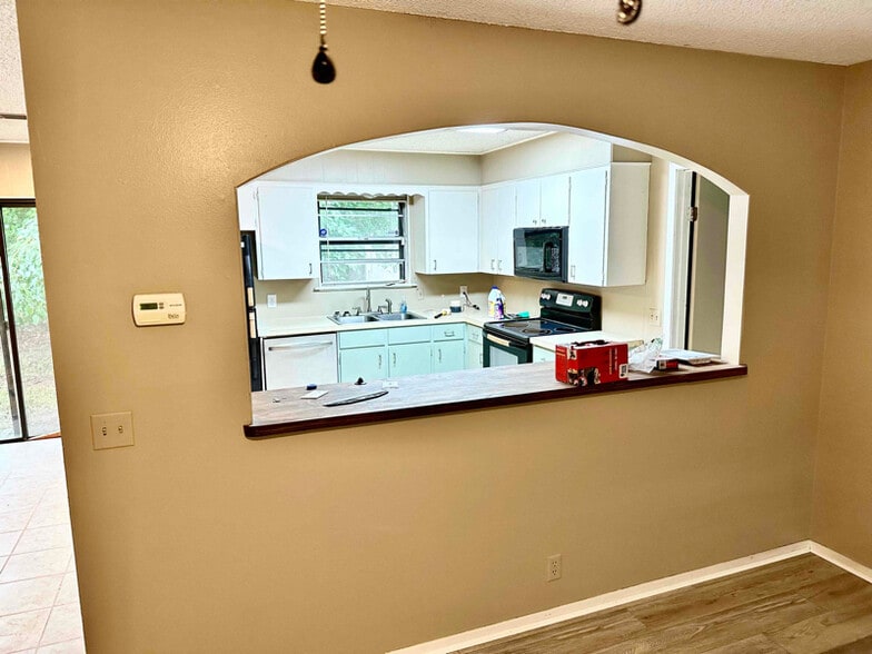 Building Photo - 508 Mustang Dr