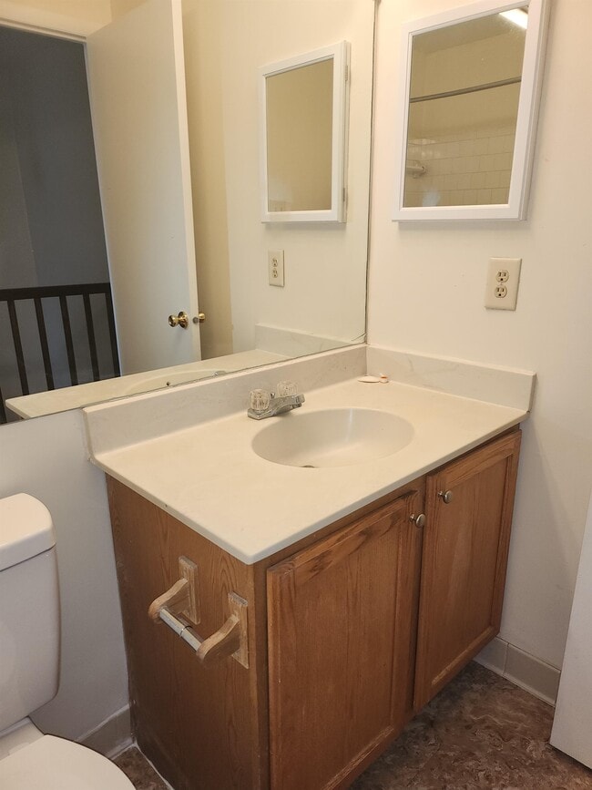 Building Photo - 8212 Londonderry Ct