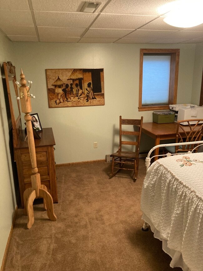 Basement bedroom - 1408 Kentfield Way