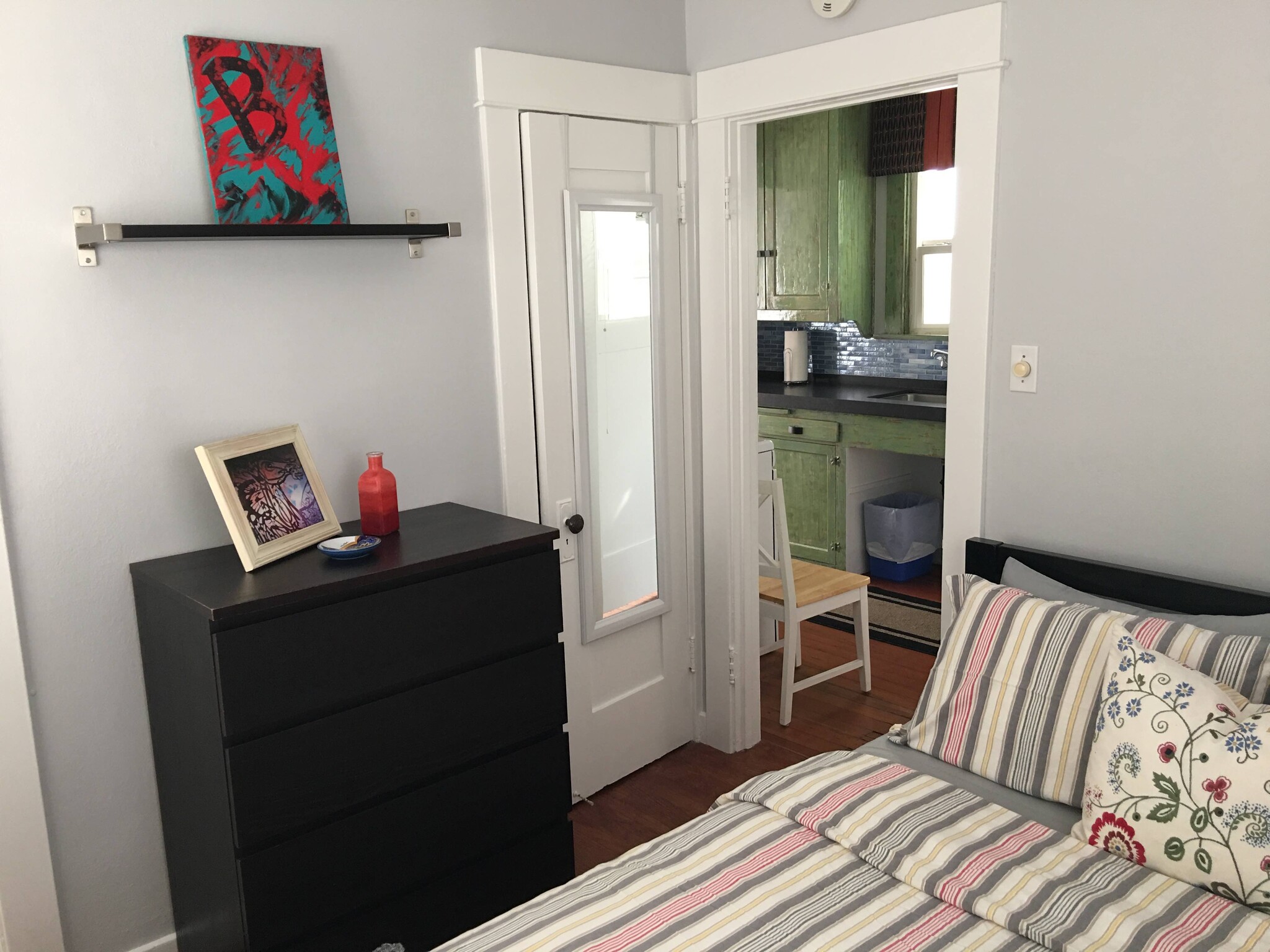 Main floor - Bedroom with Queen bed - 123 El Porto St