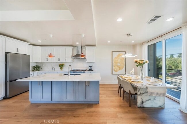 Building Photo - 712 Chestnut Ave