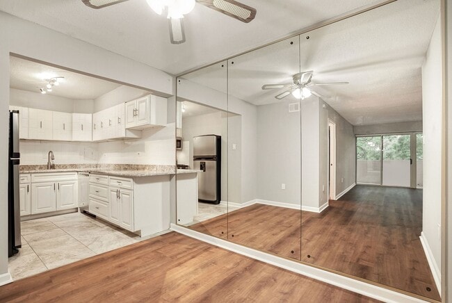 Primary Photo - Available Now! 1 Bed / 1 Bath Condo in the...