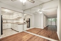 Building Photo - Water, Gas, Electric Utilities included in rent! Available Now! 1 Bed / 1 Bath Condo in the heart...