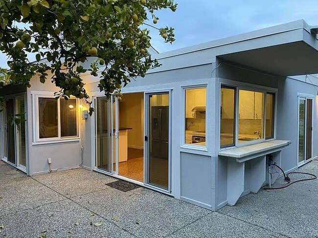 Building Photo - Sunnyvale - Beautiful update home in Desir...