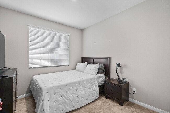 Building Photo - 2098 Bluestone Cir