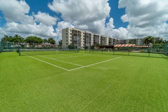 Building Photo - 681 S Hollybrook Dr