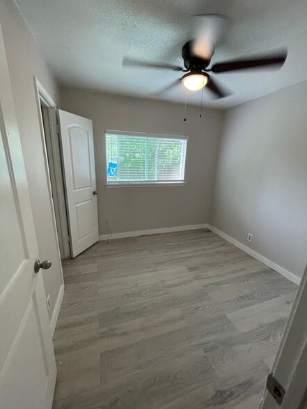 Building Photo - 5714 Glacier Sun Dr