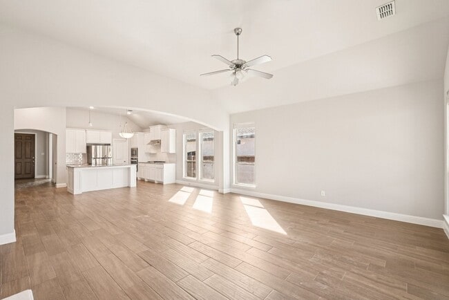 Building Photo - 1709 Everitt Trail