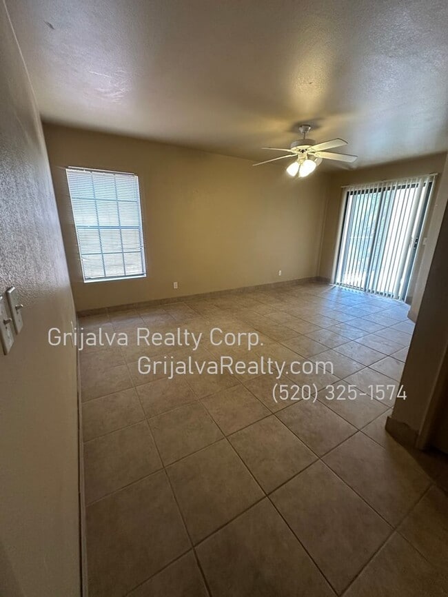 Building Photo - 6430 N Tierra De Las Catalinas