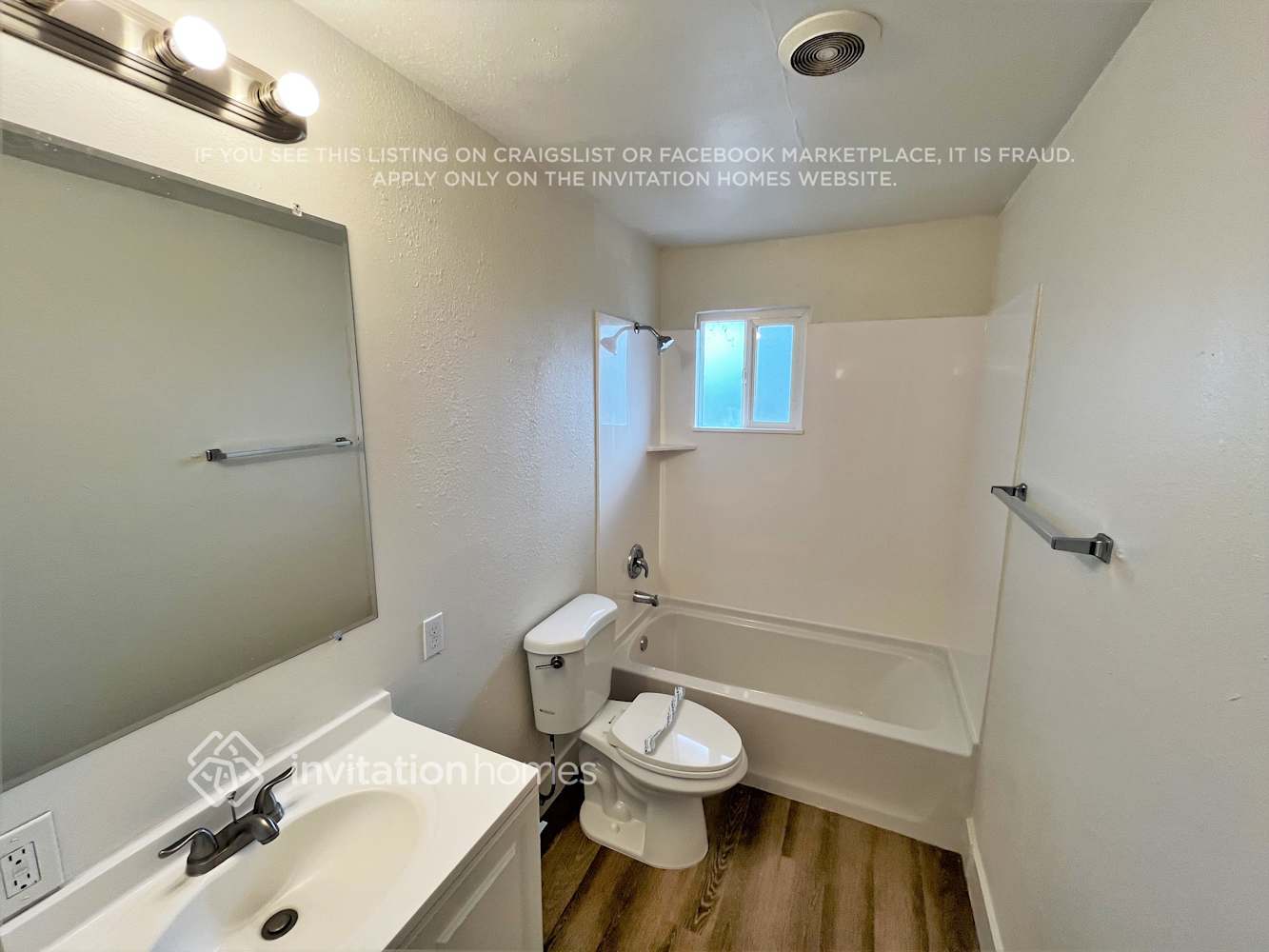 Building Photo - 7005 N 76th Dr