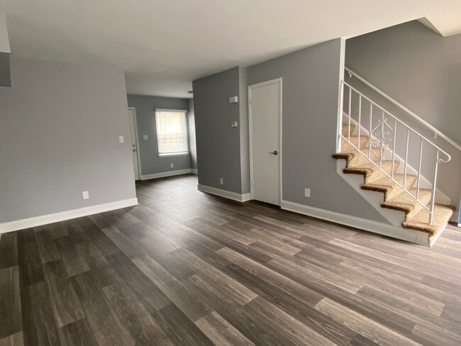 Building Photo - Park Creek Apartments
