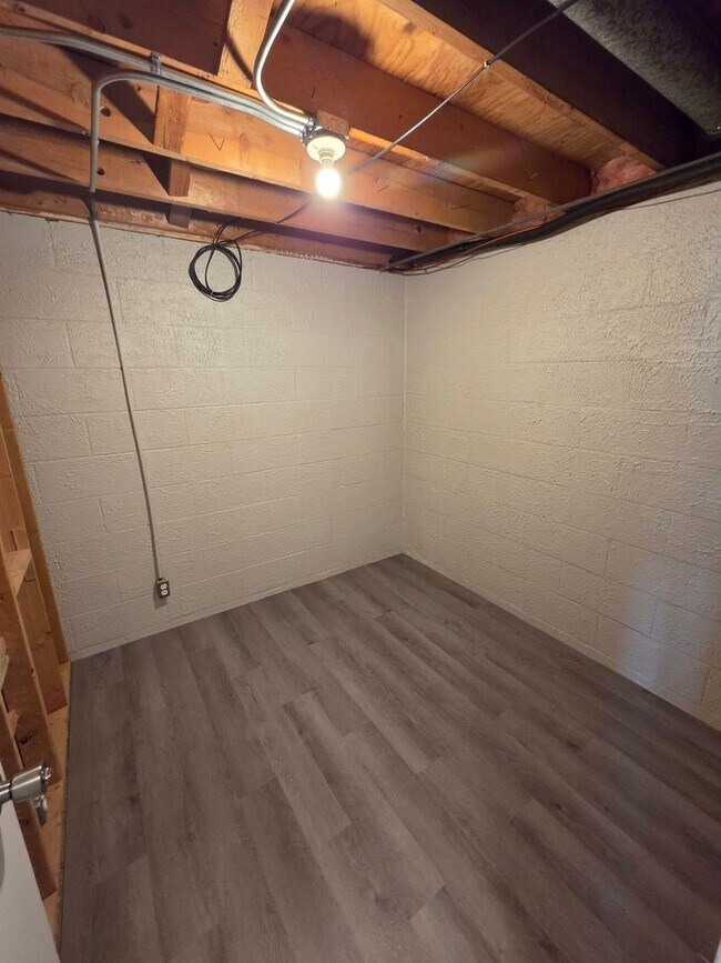 Building Photo - 3/2/1 newly remodeled with a fenced in backyard