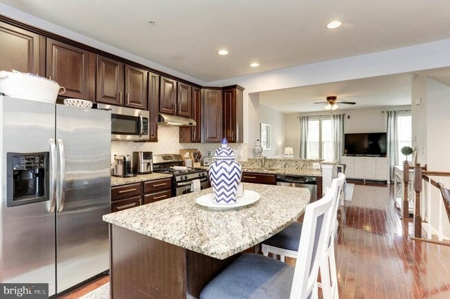 Building Photo - 7359 Matchbox Alley