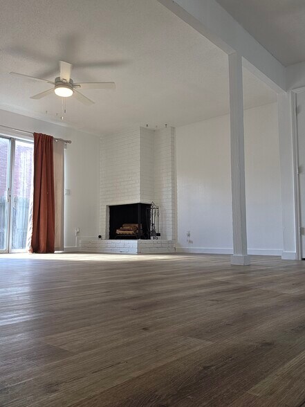 Building Photo - 11260 College Ave