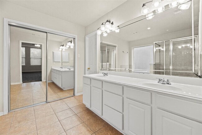 Building Photo - 6411 Briar Moss Ln