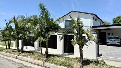 Building Photo - 16015 Acre St