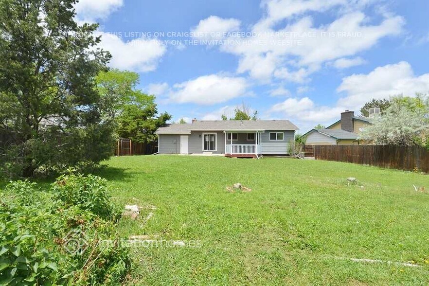 Building Photo - 1530 S Salida Way