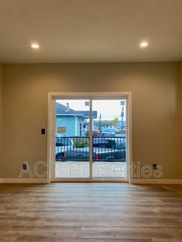 Building Photo - 110 Baker St