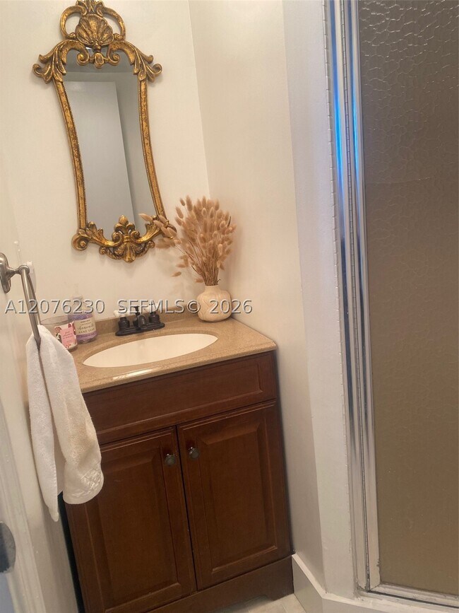 Building Photo - 9420 Poinciana Pl