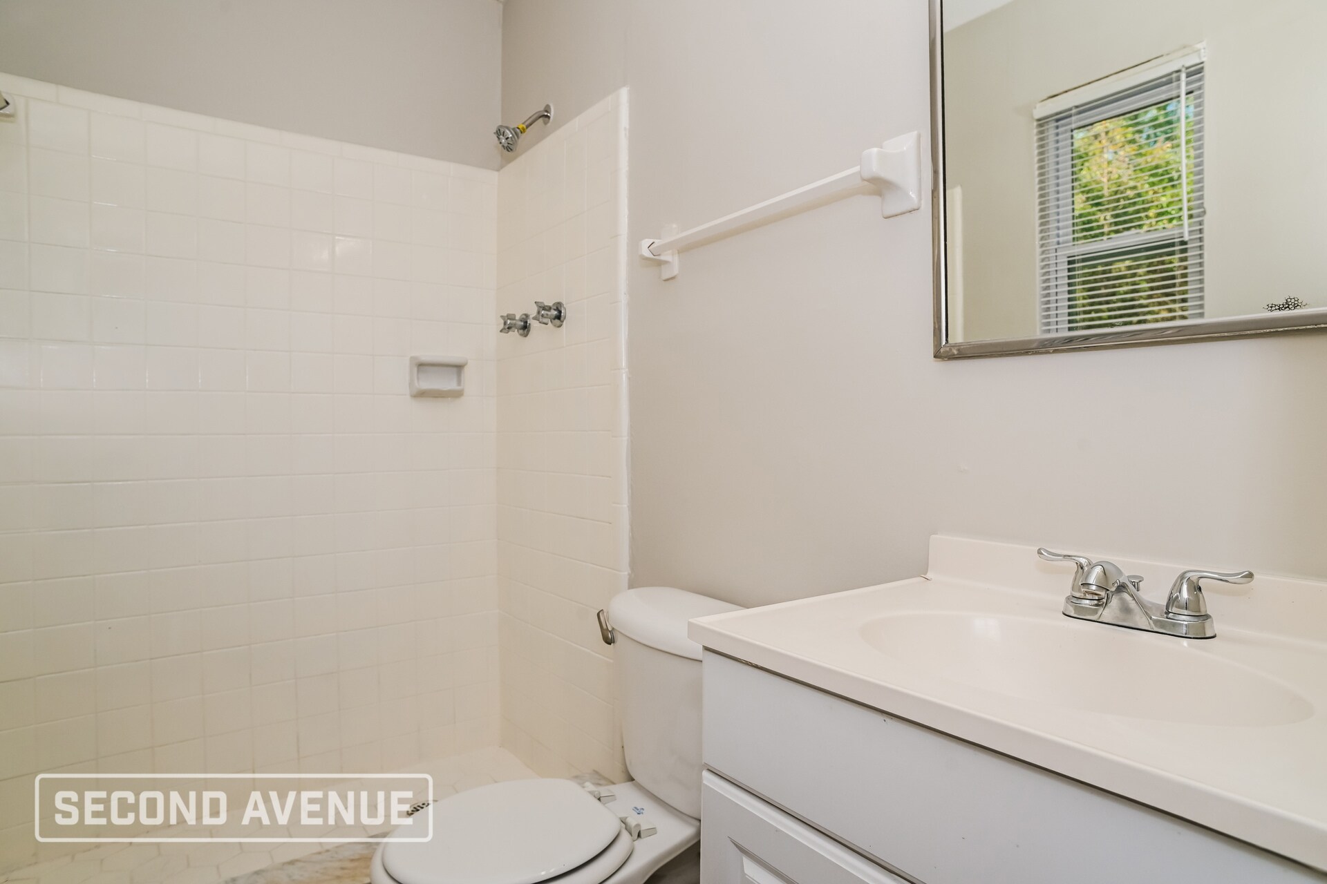 Building Photo - 5111 Arrowsmith Rd