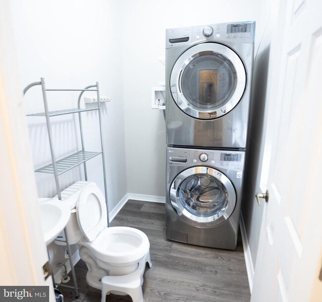 Building Photo - 1745 N 60th St