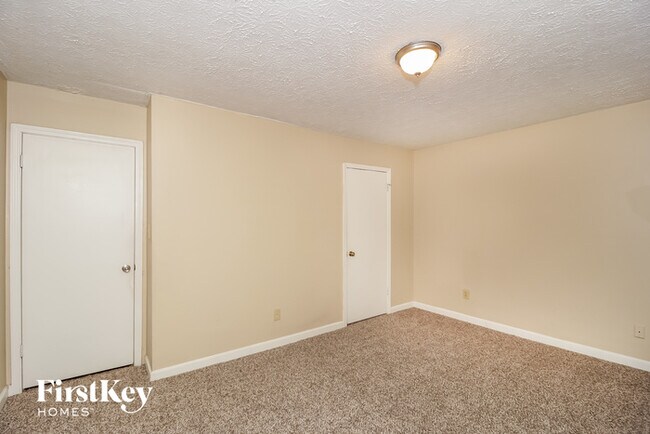 Building Photo - 4053 Evelyn Dr