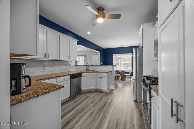 Building Photo - 204 N Brig Dr