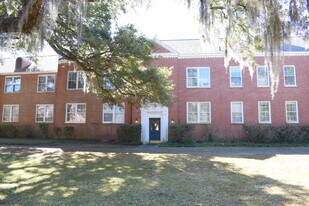 Building Photo - 2940 Oleander Dr