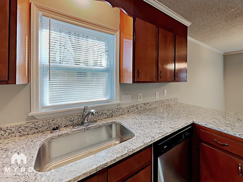 Building Photo - 720 Bermuda Ave