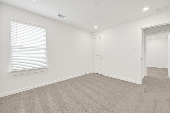 Building Photo - 31819 Autumn Spur Ln