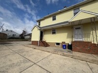Building Photo - 156 S 7th Ave