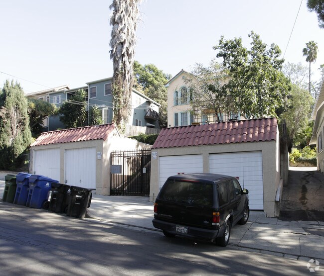 Building Photo - 842 Hyperion Ave